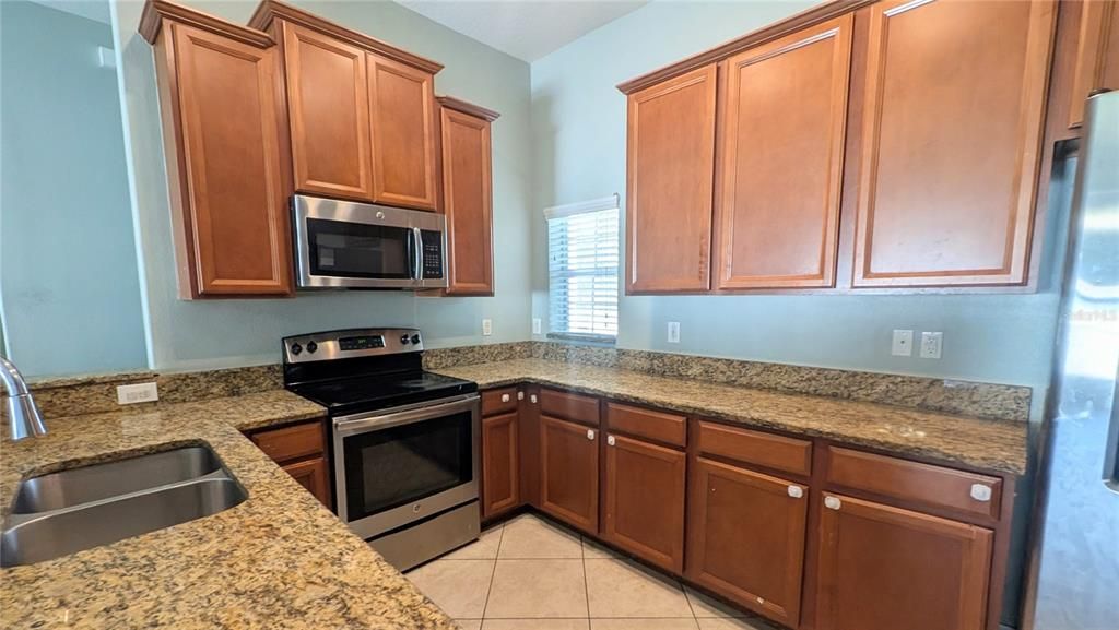 For Sale: $270,000 (3 beds, 2 baths, 1360 Square Feet)