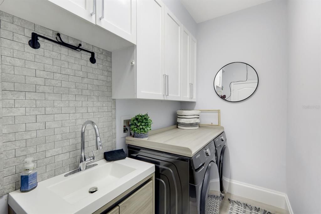 For Sale: $599,900 (4 beds, 2 baths, 2434 Square Feet)