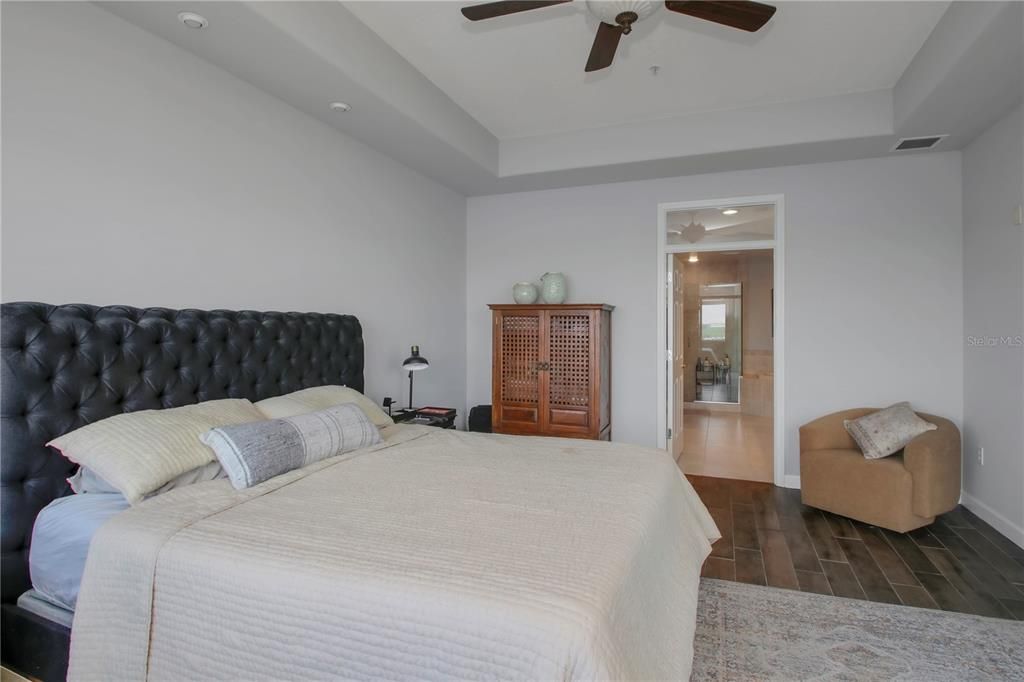 合同活跃: $475,000 (2 贝兹, 2 浴室, 1824 平方英尺)