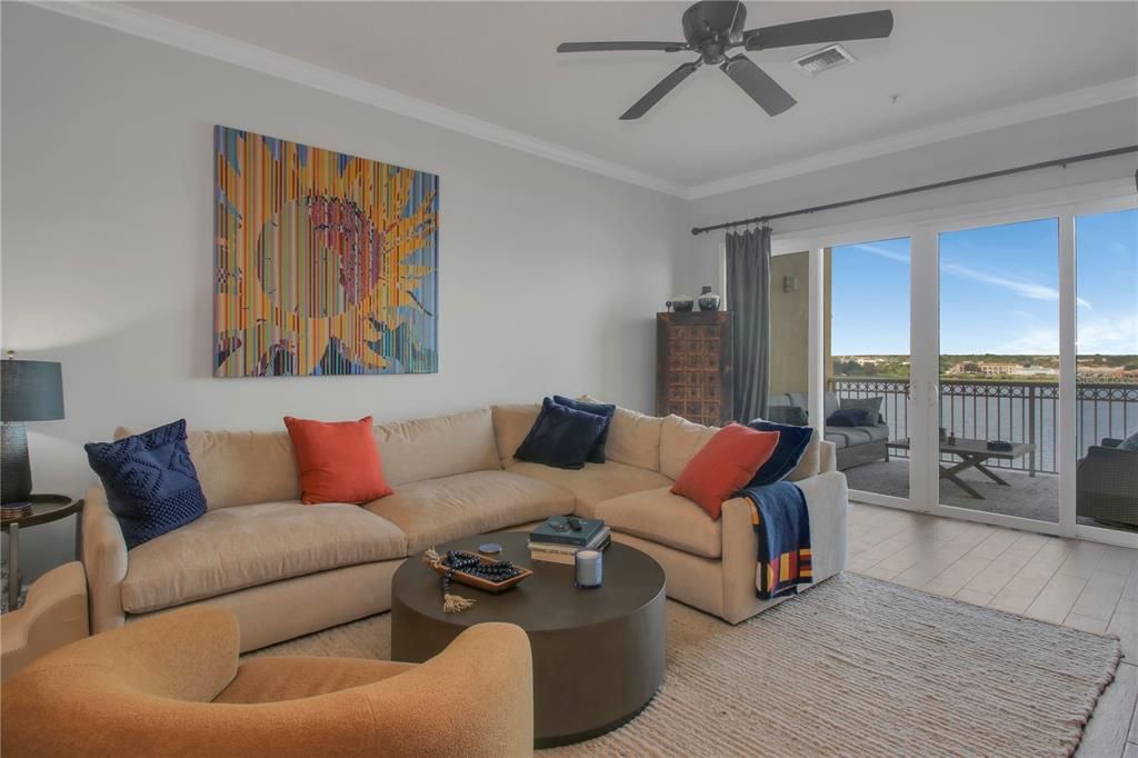 合同活跃: $475,000 (2 贝兹, 2 浴室, 1824 平方英尺)