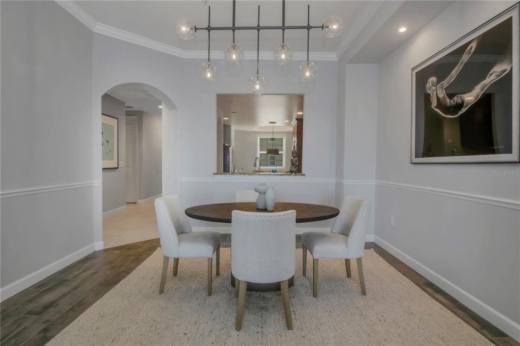 合同活跃: $475,000 (2 贝兹, 2 浴室, 1824 平方英尺)