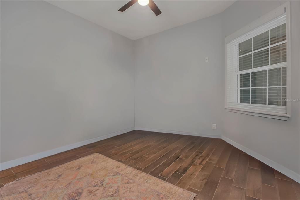 合同活跃: $475,000 (2 贝兹, 2 浴室, 1824 平方英尺)