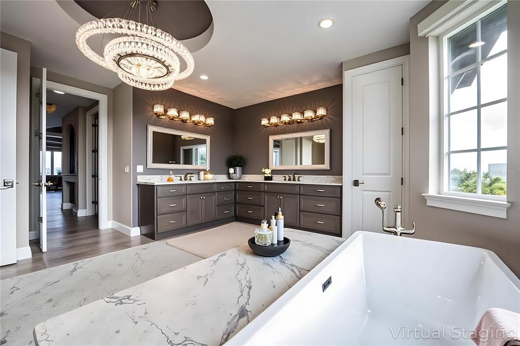 待售: $5,750,000 (4 贝兹, 4 浴室, 5009 平方英尺)