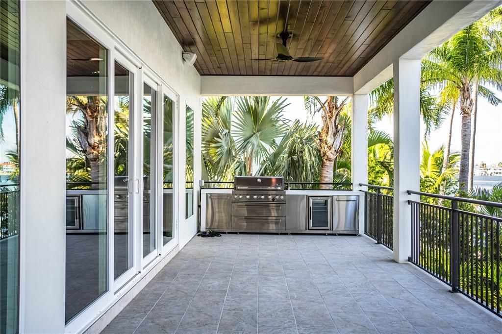 待售: $5,750,000 (4 贝兹, 4 浴室, 5009 平方英尺)