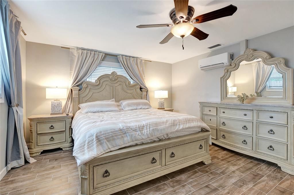 For Rent: $4,500 (3 beds, 2 baths, 1624 Square Feet)