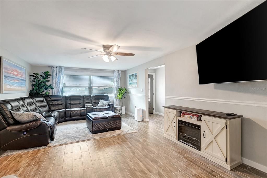 For Rent: $4,500 (3 beds, 2 baths, 1624 Square Feet)