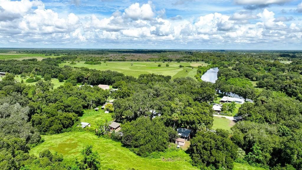 For Sale: $150,000 (1 beds, 1 baths, 904 Square Feet)