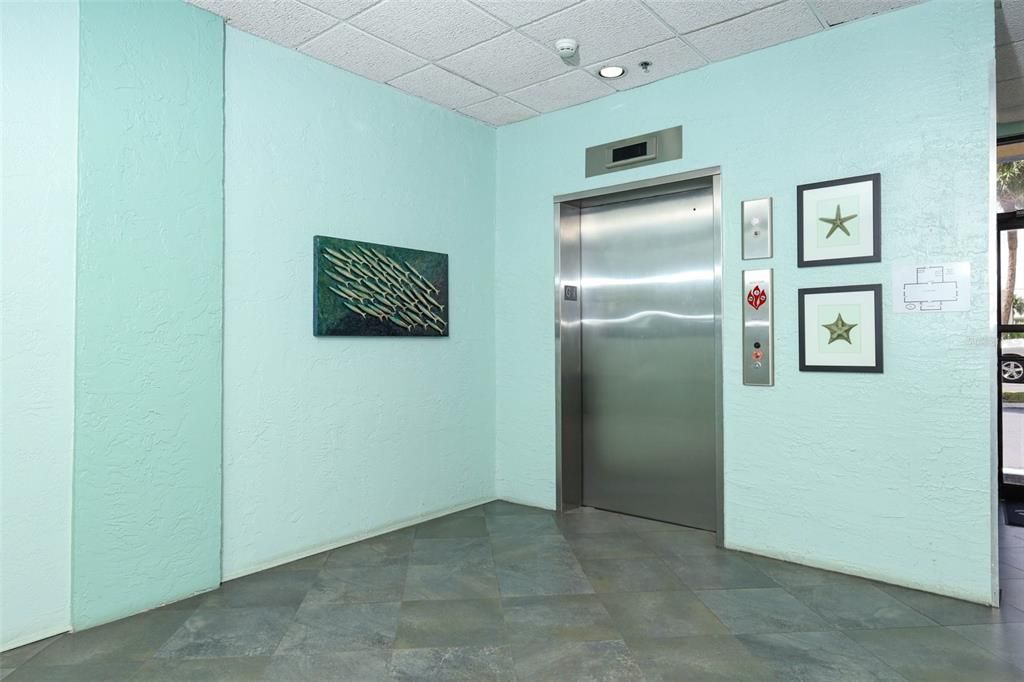 En Venta: $575,000 (2 camas, 2 baños, 1560 Pies cuadrados)