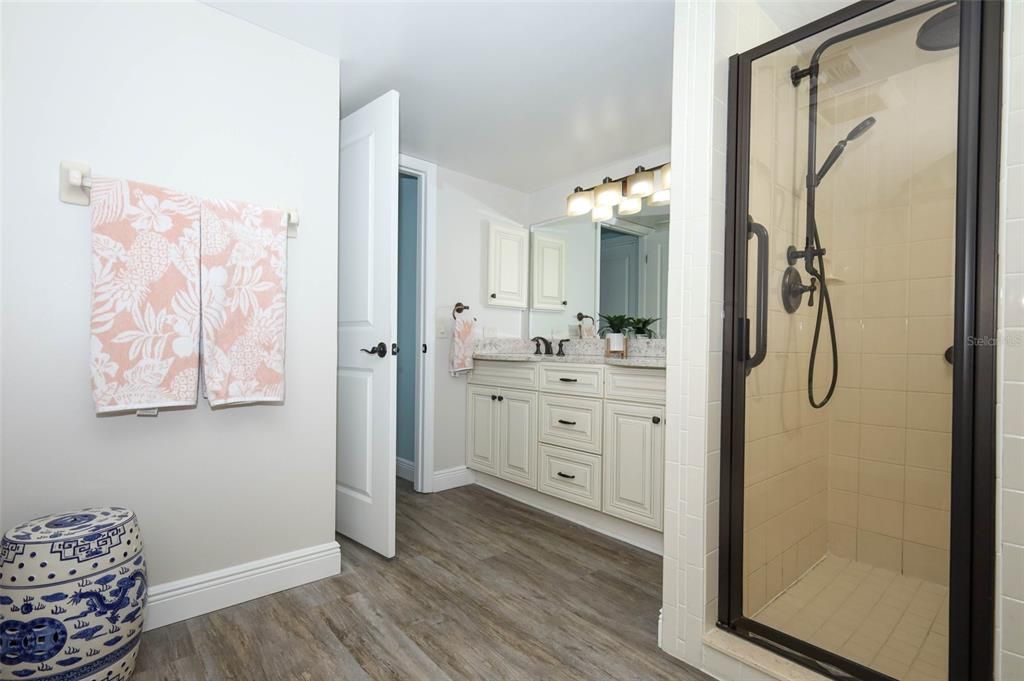 En Venta: $575,000 (2 camas, 2 baños, 1560 Pies cuadrados)