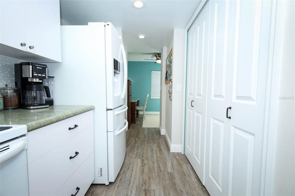 En Venta: $575,000 (2 camas, 2 baños, 1560 Pies cuadrados)