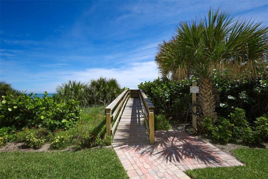 En Venta: $575,000 (2 camas, 2 baños, 1560 Pies cuadrados)