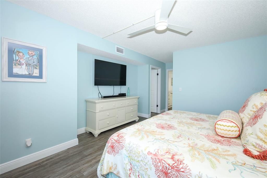 En Venta: $575,000 (2 camas, 2 baños, 1560 Pies cuadrados)