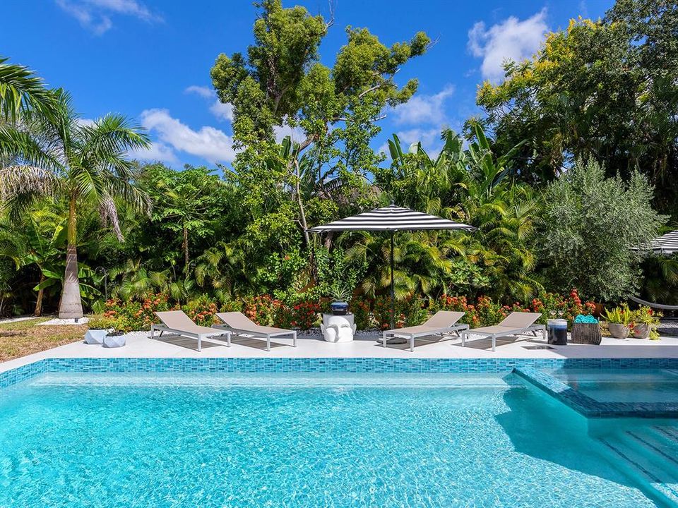 Active With Contract: $3,490,000 (4 beds, 3 baths, 3155 Square Feet)