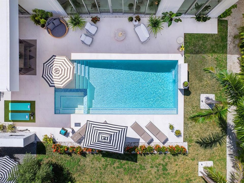 Active With Contract: $3,490,000 (4 beds, 3 baths, 3155 Square Feet)