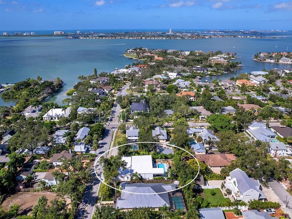 Active With Contract: $3,490,000 (4 beds, 3 baths, 3155 Square Feet)