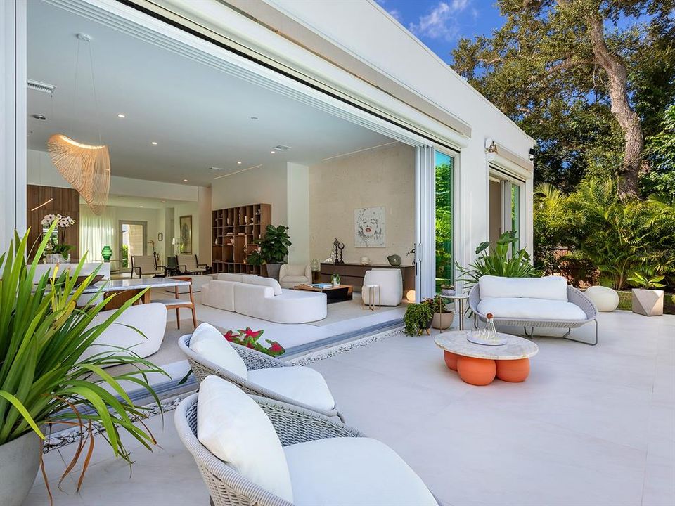 Active With Contract: $3,490,000 (4 beds, 3 baths, 3155 Square Feet)