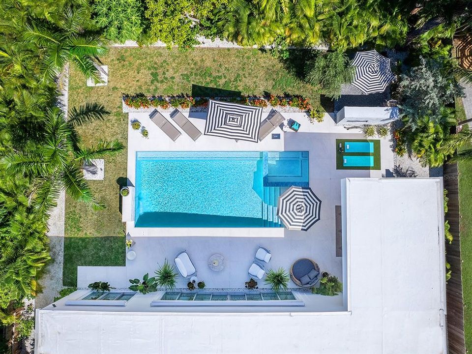 Active With Contract: $3,490,000 (4 beds, 3 baths, 3155 Square Feet)