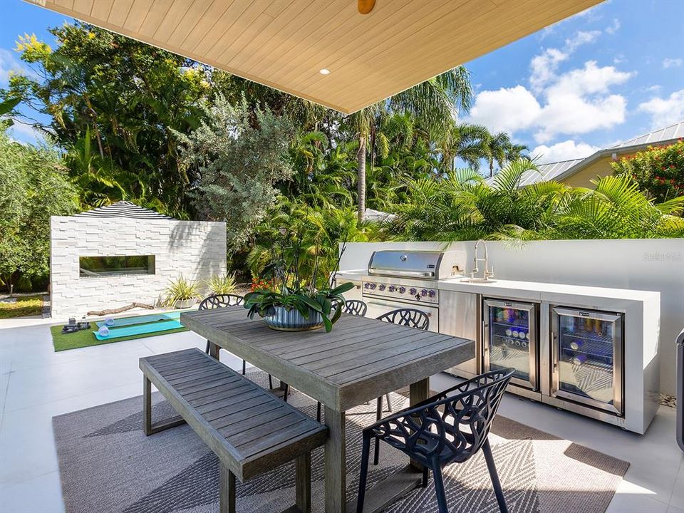 Active With Contract: $3,490,000 (4 beds, 3 baths, 3155 Square Feet)