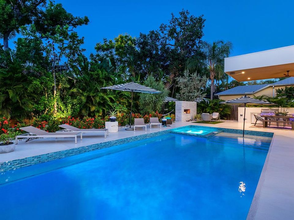 Active With Contract: $3,490,000 (4 beds, 3 baths, 3155 Square Feet)