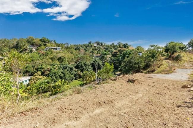 待售: $329,000 (0.30 acres)
