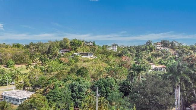 待售: $329,000 (0.30 acres)