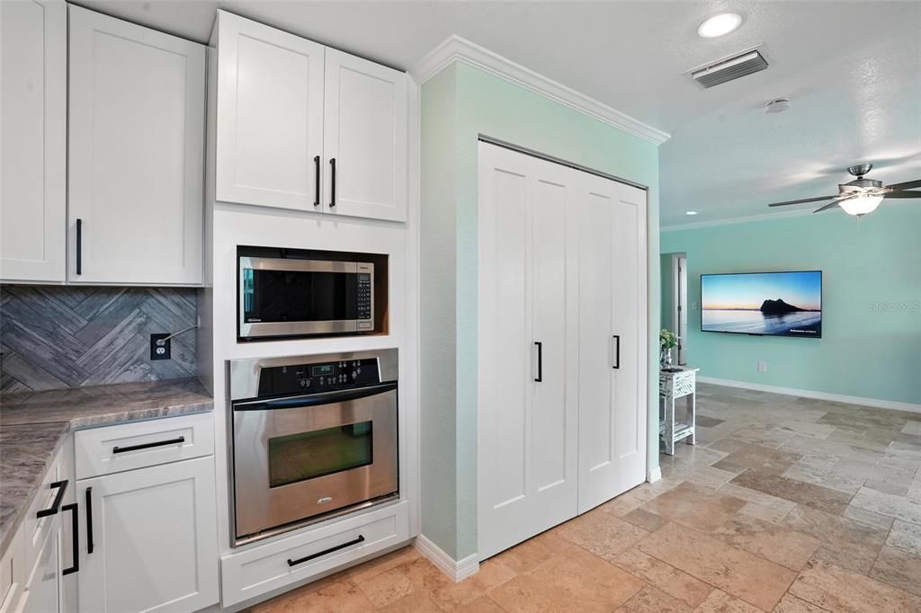 For Sale: $425,000 (3 beds, 2 baths, 1380 Square Feet)