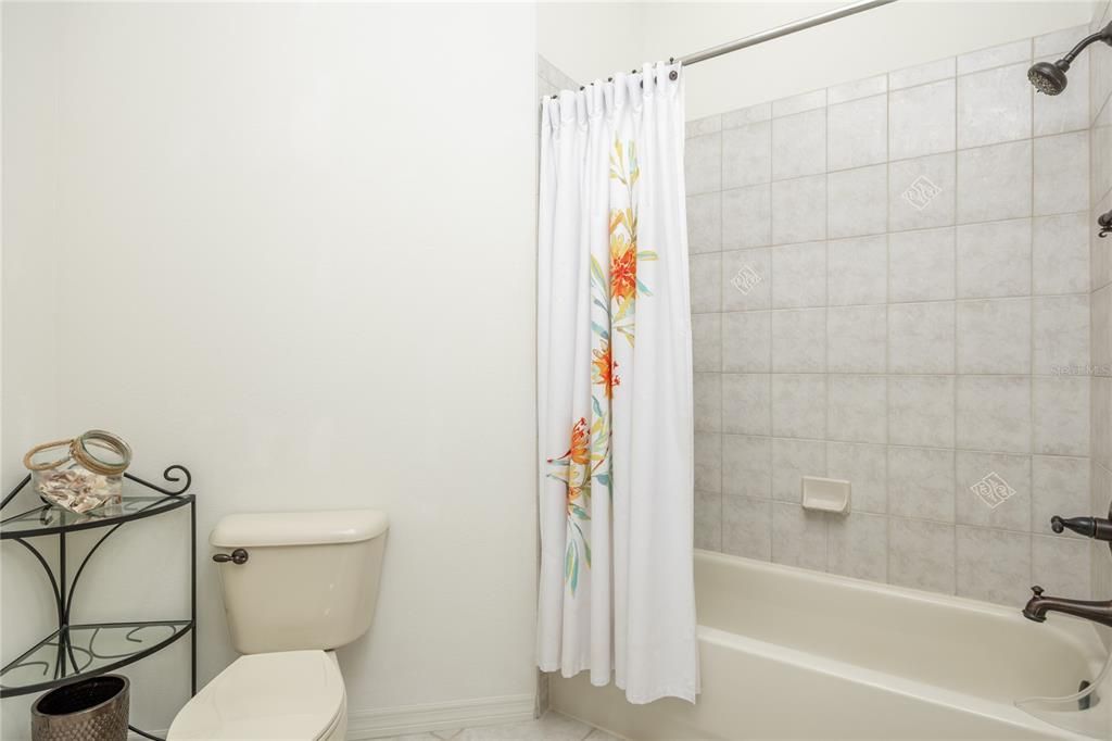 For Sale: $1,200,000 (4 beds, 3 baths, 4002 Square Feet)