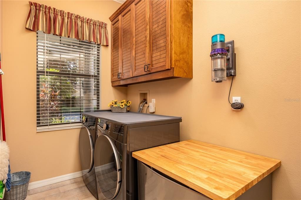 For Sale: $1,200,000 (4 beds, 3 baths, 4002 Square Feet)