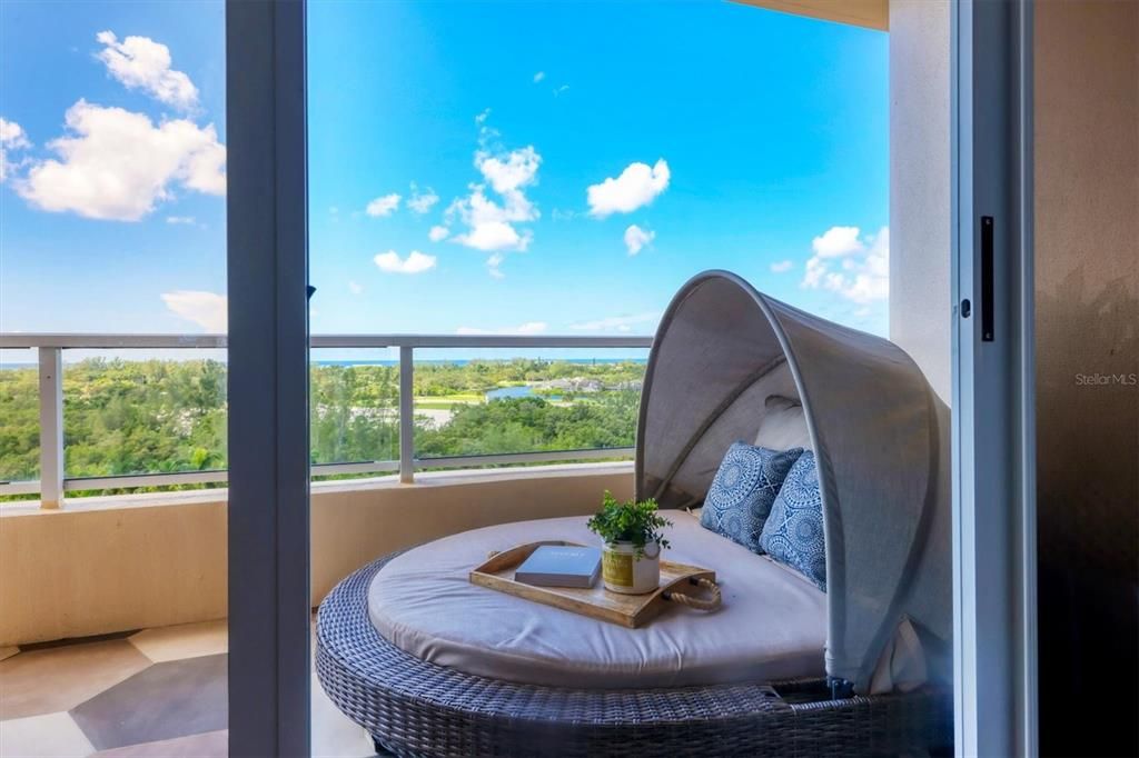 For Sale: $1,950,000 (3 beds, 2 baths, 2143 Square Feet)