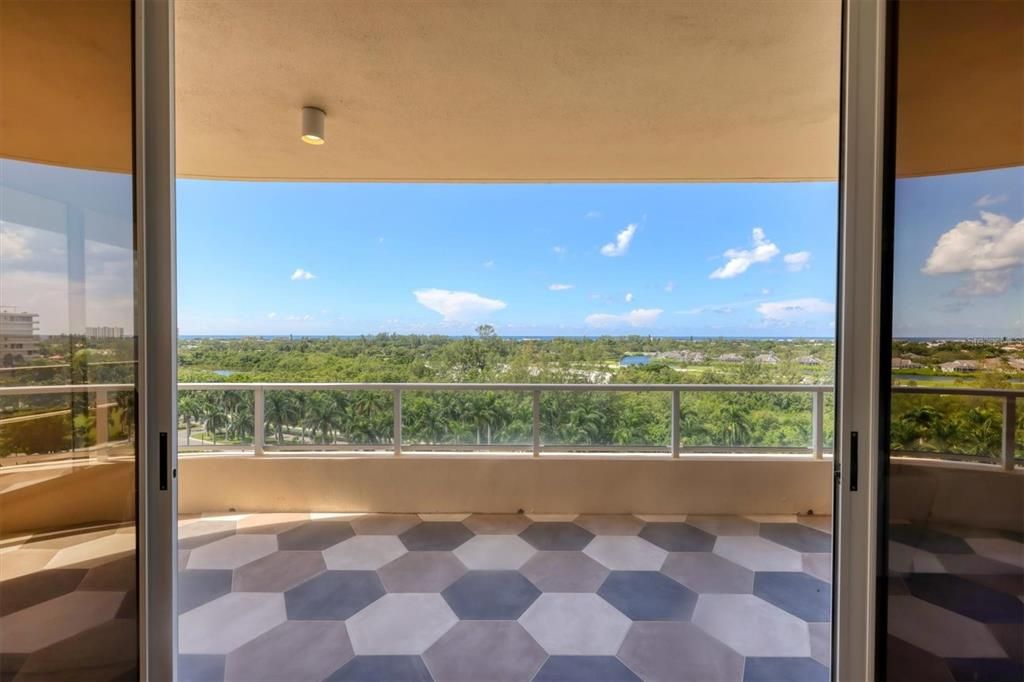 For Sale: $1,950,000 (3 beds, 2 baths, 2143 Square Feet)