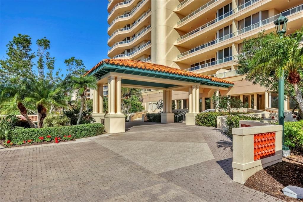 For Sale: $1,950,000 (3 beds, 2 baths, 2143 Square Feet)