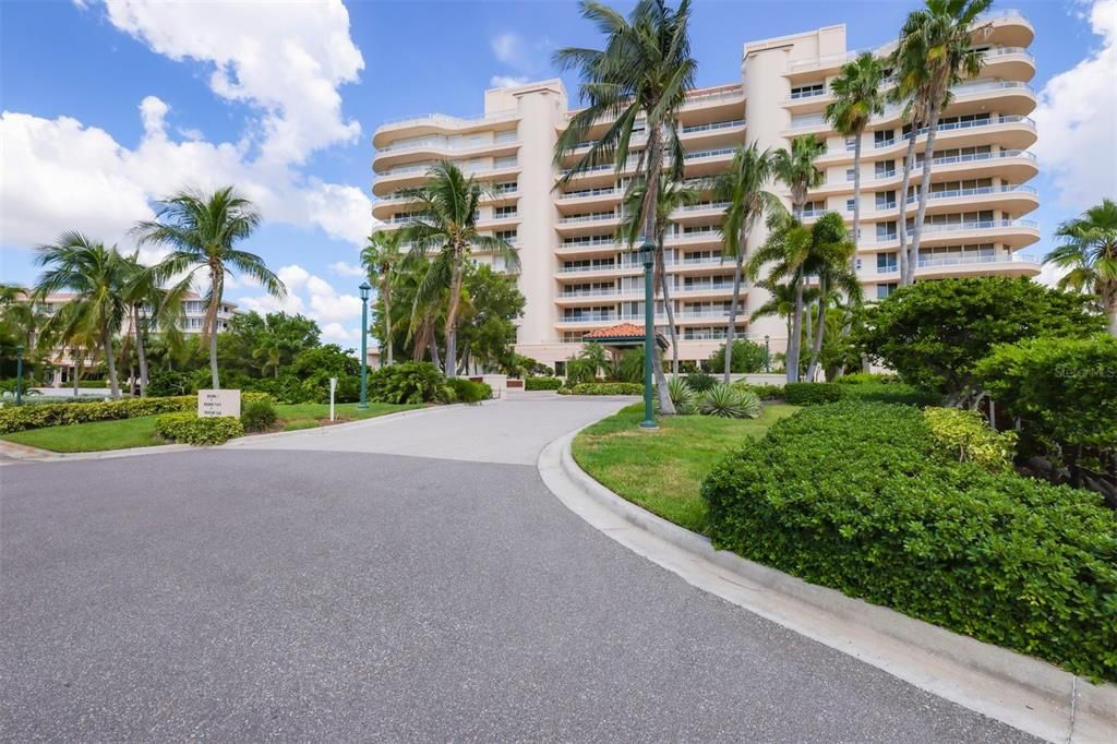 For Sale: $1,950,000 (3 beds, 2 baths, 2143 Square Feet)