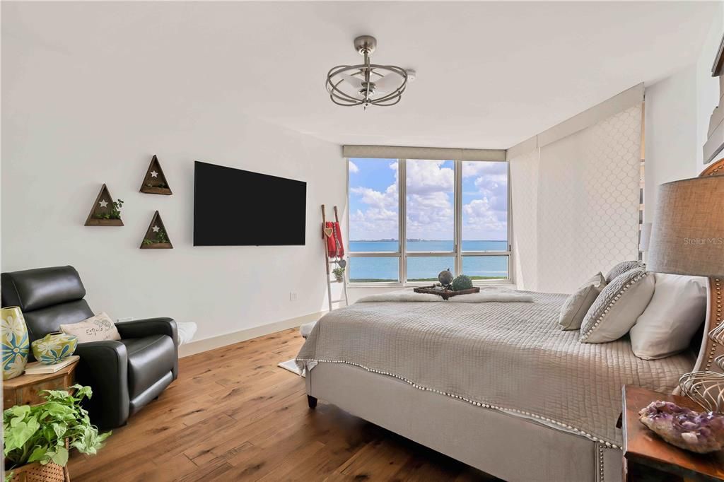 For Sale: $1,950,000 (3 beds, 2 baths, 2143 Square Feet)