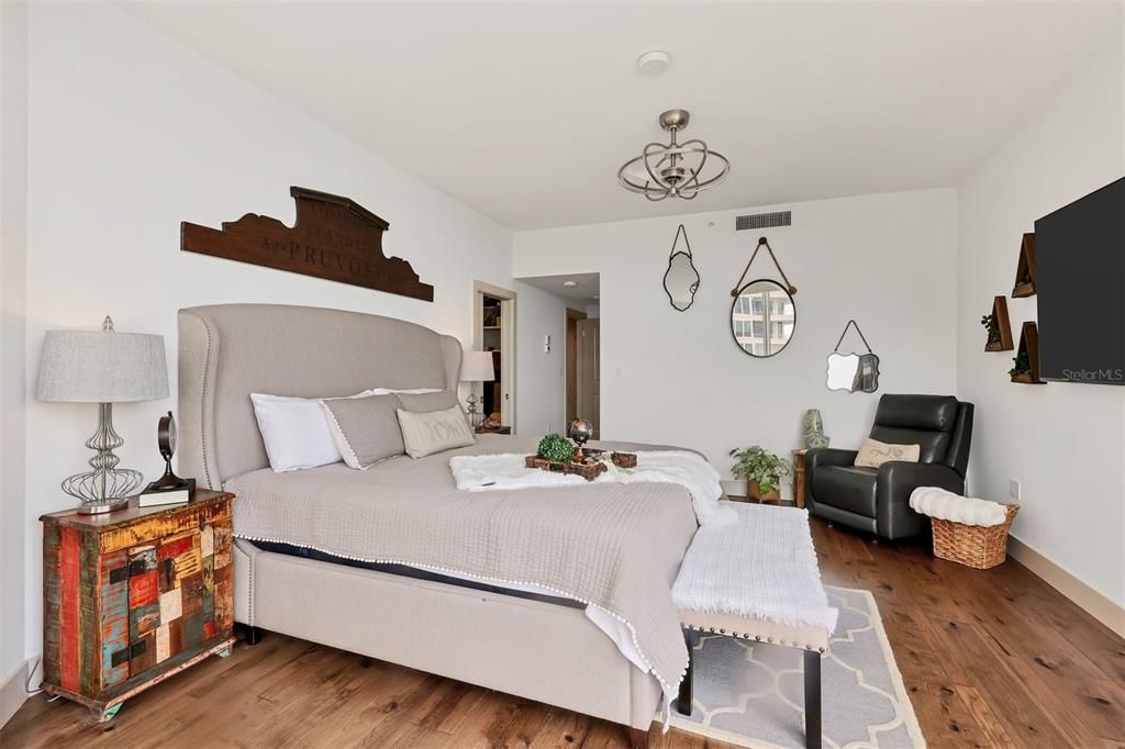 For Sale: $1,950,000 (3 beds, 2 baths, 2143 Square Feet)