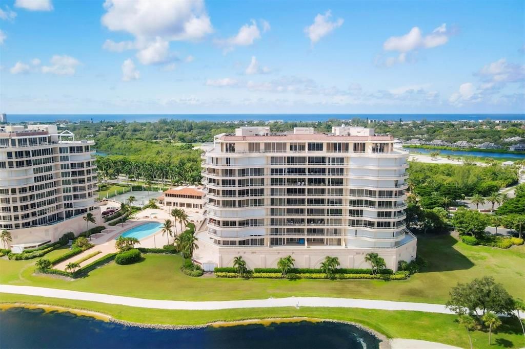 For Sale: $1,950,000 (3 beds, 2 baths, 2143 Square Feet)