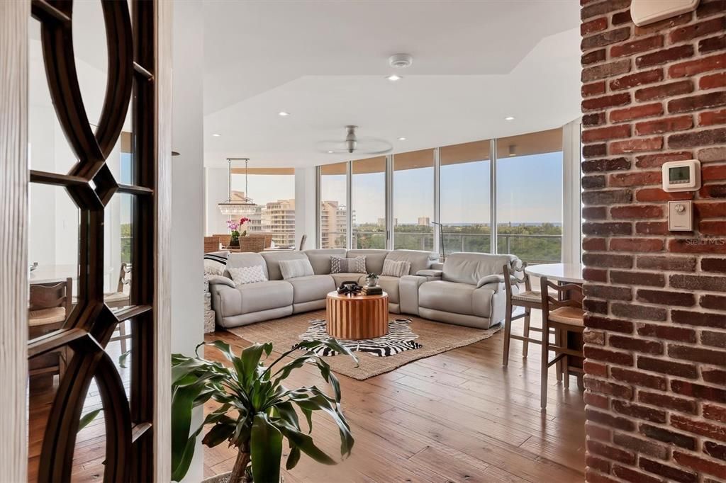 For Sale: $1,950,000 (3 beds, 2 baths, 2143 Square Feet)