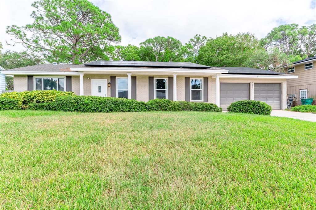 Vendido Recientemente: $699,900 (4 camas, 2 baños, 2100 Pies cuadrados)