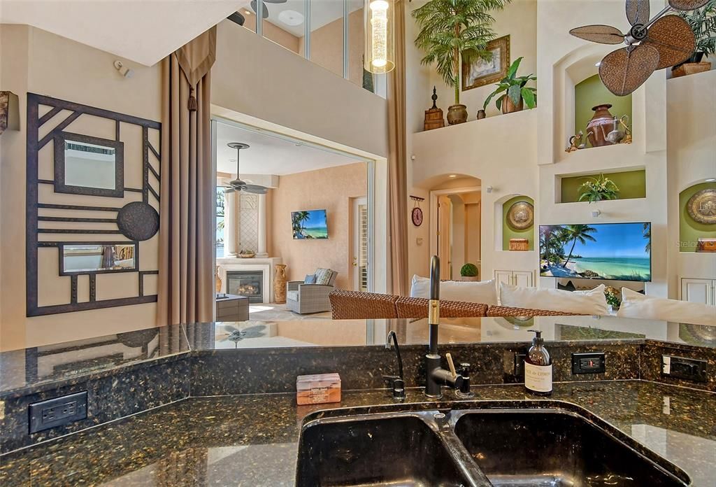 En Venta: $2,350,000 (5 camas, 3 baños, 4360 Pies cuadrados)