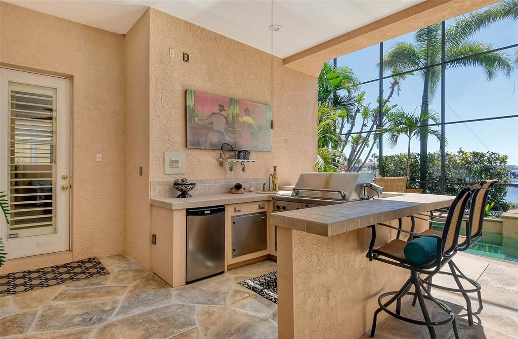 En Venta: $2,350,000 (5 camas, 3 baños, 4360 Pies cuadrados)