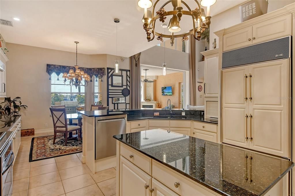 En Venta: $2,350,000 (5 camas, 3 baños, 4360 Pies cuadrados)