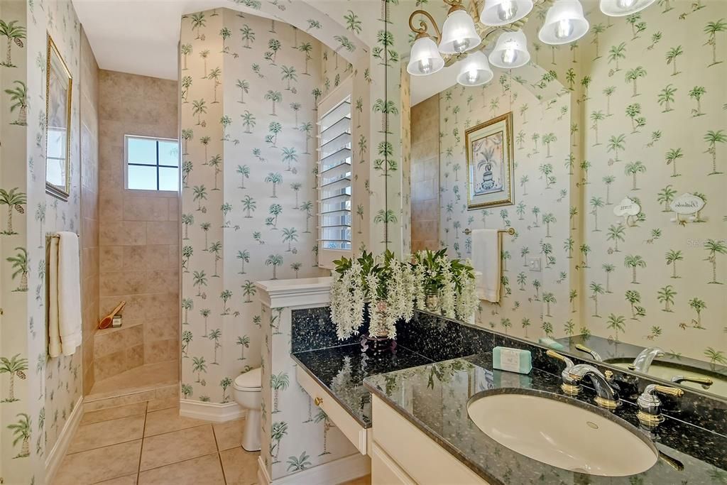 En Venta: $2,350,000 (5 camas, 3 baños, 4360 Pies cuadrados)