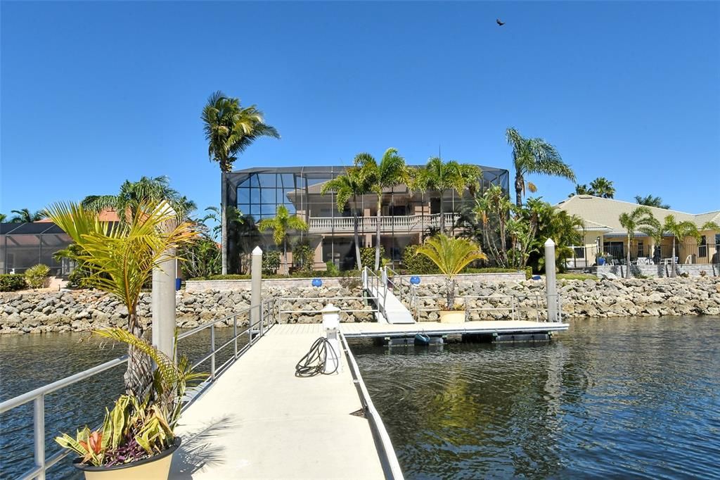 En Venta: $2,350,000 (5 camas, 3 baños, 4360 Pies cuadrados)