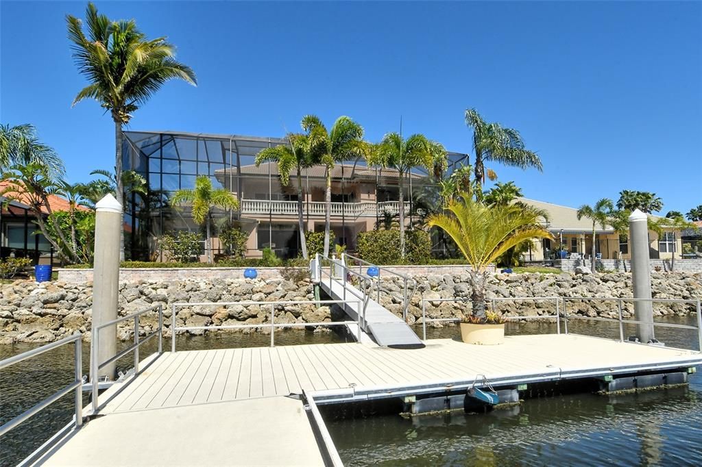 En Venta: $2,350,000 (5 camas, 3 baños, 4360 Pies cuadrados)