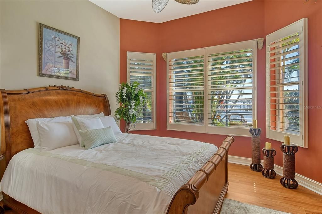 En Venta: $2,350,000 (5 camas, 3 baños, 4360 Pies cuadrados)