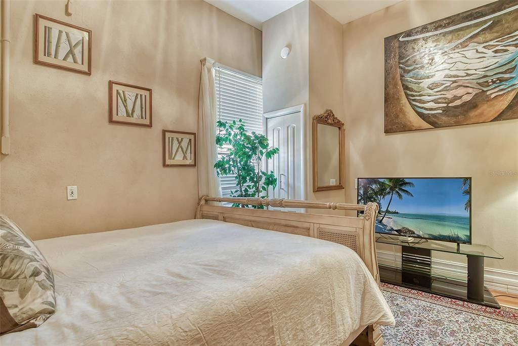 En Venta: $2,350,000 (5 camas, 3 baños, 4360 Pies cuadrados)