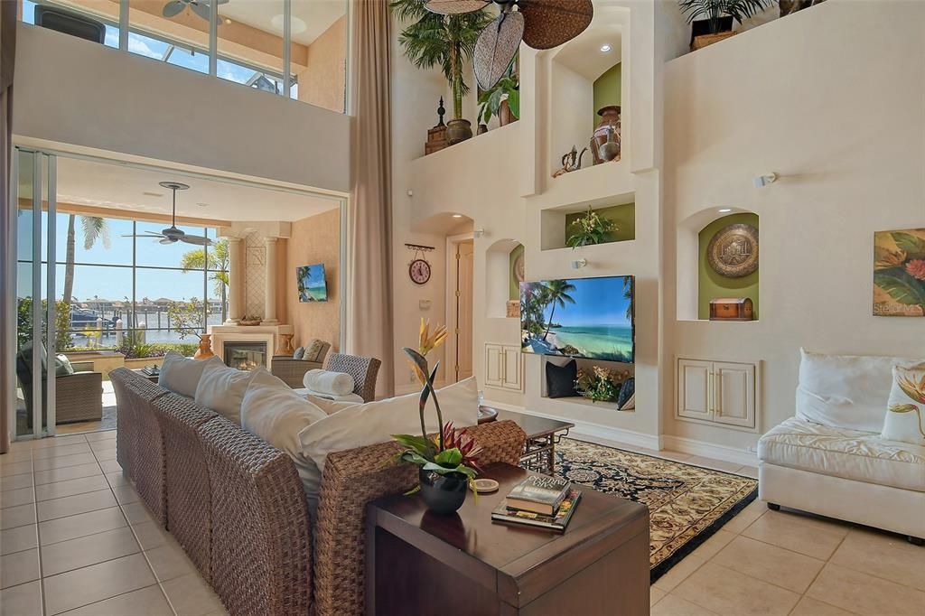 En Venta: $2,350,000 (5 camas, 3 baños, 4360 Pies cuadrados)