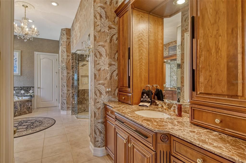 En Venta: $2,350,000 (5 camas, 3 baños, 4360 Pies cuadrados)