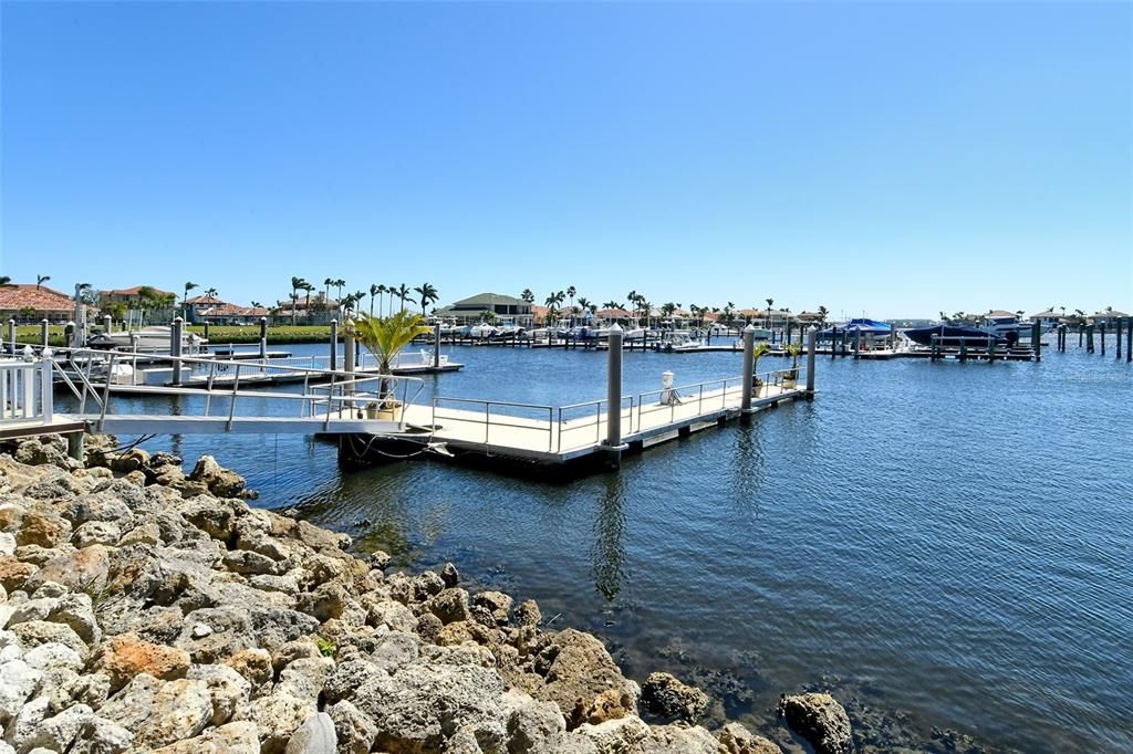 En Venta: $2,350,000 (5 camas, 3 baños, 4360 Pies cuadrados)