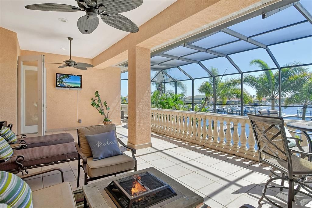 En Venta: $2,350,000 (5 camas, 3 baños, 4360 Pies cuadrados)