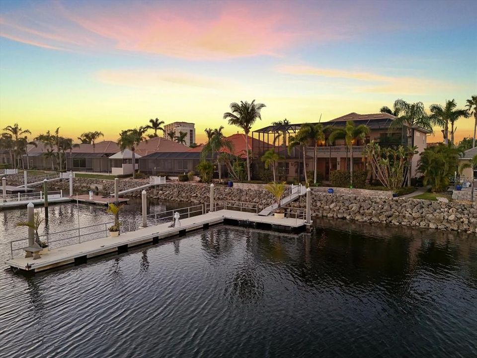 En Venta: $2,350,000 (5 camas, 3 baños, 4360 Pies cuadrados)